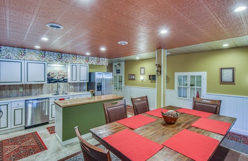 Smethport Apartamento | Smethport Vacation Rental w/ Fireplace & Lake View