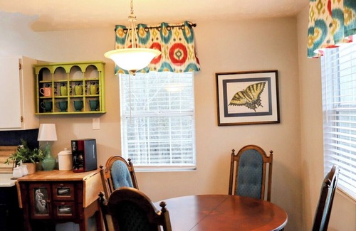 Arley Casa | Smith Lake Escape! Comfy, colorful, family friendly home. Private boat launch