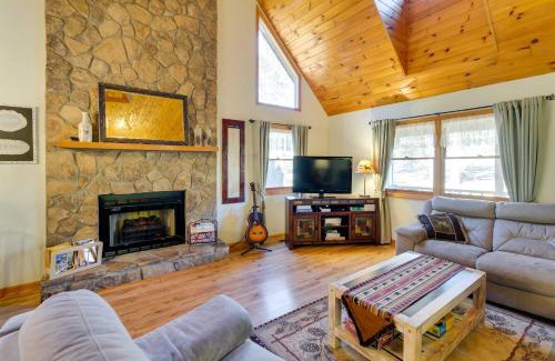 Murphy Casa | Smoky Mountain Cabin with Fire Pit Hike and Fish!