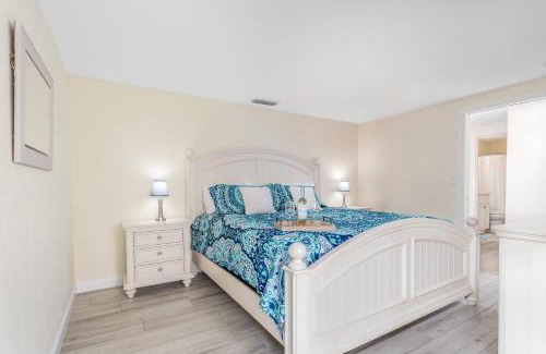 Gulf Gate Estates Casa | Smooth Sailing