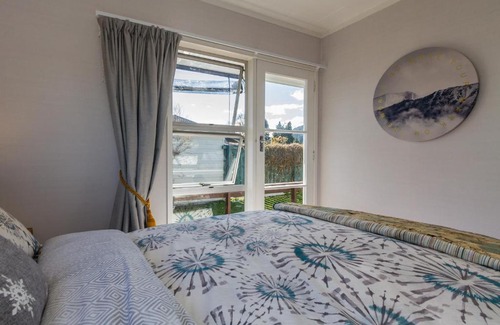 Ohakune Casa | Snowdrop Cottage - Ohakune Holiday Home