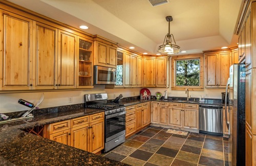 Steamboat Springs Casa | Snowflake Lodge ~ 4-bedroom home Minutes to the Slopes at Steamboat Ski Resort