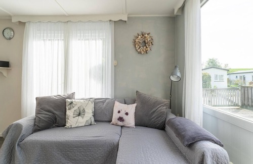 Baarland Casa | Snug holiday home in Baarland with terrace