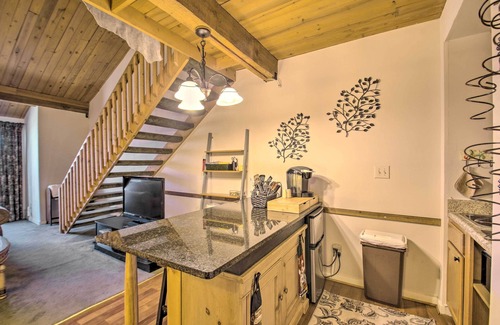 Wintergreen Apartamento | Snug Wintergreen Resort Studio: Ski In & Out!