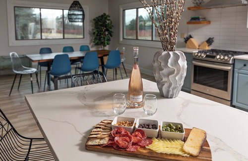 Baroda Casa | Soak & Savor | Hot Tub | Fireplace