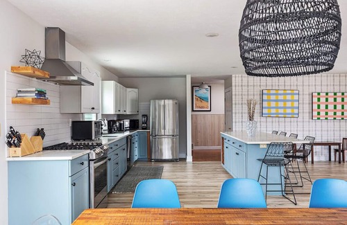 Baroda Casa | Soak & Savor | Hot Tub | Fireplace