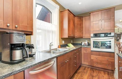 Hull Casa | Soaring ceilings 15 min walk to Parliament