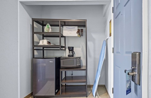 Cathedral City Hotel | Sol Springs Inn