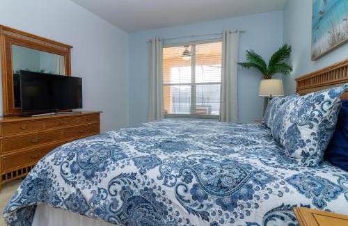 Solana Villa | Solana Resort Luxe Villa All Day Sun Pool Deck and Spa