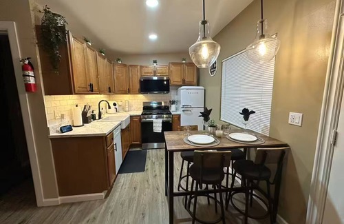 Madrona Casa | Solo Casita w/ Poolside Bliss