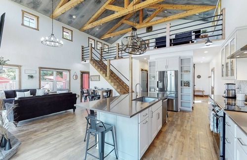 Senecaville Casa | Some Kind of Wonderful: Escape Near Seneca Lake