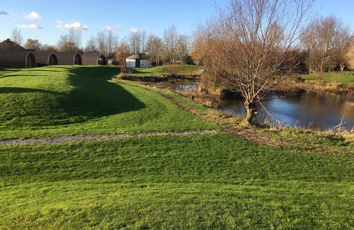 East Huntspill Apartamento | Somerset glamping pod with access to adventure activities.