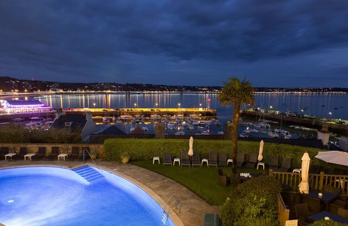 Saint Aubin Hotel | Somerville Hotel
