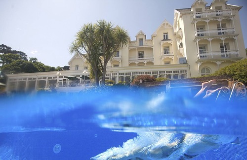 Saint Aubin Hotel | Somerville Hotel
