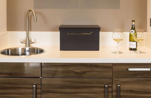 Saint Aubin Hotel | Somerville Hotel