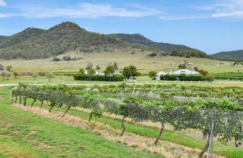 Broke Casa | Somerville Wines Lux Escape 3-Bedroom Cottage Near Broke Wineries