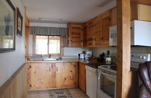 Mount Desert Casa | Somes Pond Island Cottage