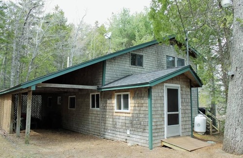 Mount Desert Casa | Somes Pond Island Cottage