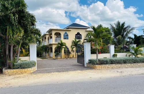 West End Hotel | Sommerville Resorts