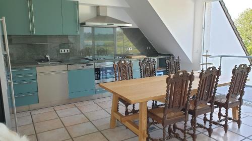 Grimlinghausen Apartamento | Somnar Panoramaloft mit Hästens Betten - Rheinblick 150qm