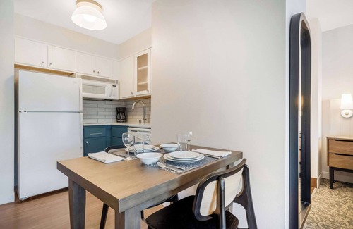 Vancouver Hotel | Sonesta ES Suites Portland Vancouver 41st Street