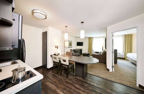 Mount Laurel Hotel | Sonesta Simply Suites Philadelphia Mount Laurel