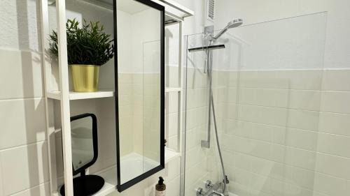 Neusass Old Town Apartamento | Sonniges City-Apartment mit Südbalkon und Parklatz