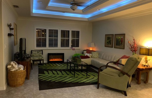 Englewood Villa | Sorry major hurricane damage. 11-7-2023 please don’t contact