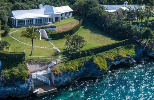 Smith's Villa | Sound Winds 5 bedroom waterfront estate w tennis court
