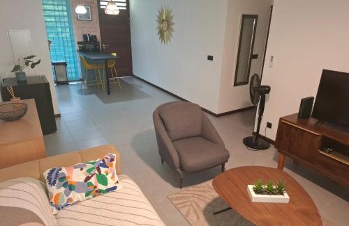 Remire Montjoly Apartamento | Sous la Canopée Standing - Grand Appartement Cosy- Cuisine équipée - CLIM- WIFI -Terrasse