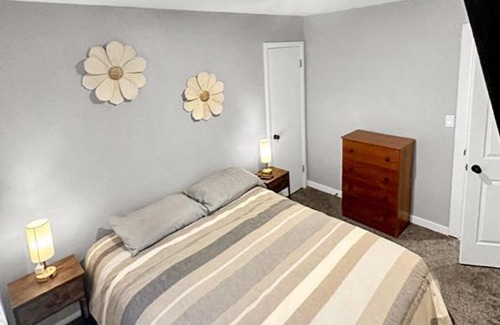 South Bend Casa | South Bend Gem: Ideal Location, Cozy