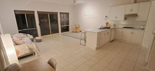 South Brighton Casa | south Brighon 4 mins to beach near cafe shops