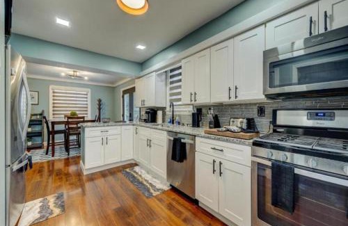 South Euclid Casa | South Euclid Home 10 Minutes to Cleveland Clinic