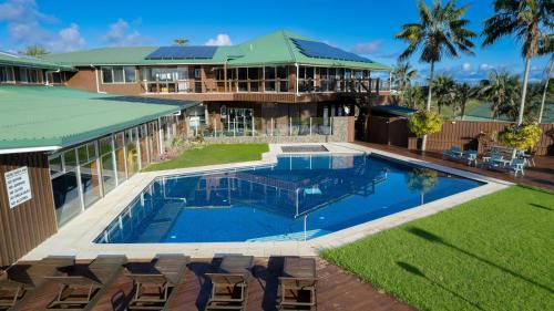 Burnt Pine Hotel | South Pacific Resort Hotel