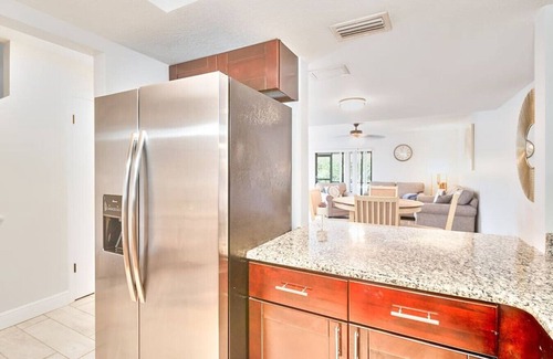 Bayshore Gardens Casa | South Tampa Retreat: Fenced Yard, Top Location!