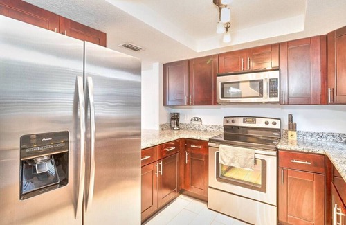 Bayshore Gardens Casa | South Tampa Retreat: Fenced Yard, Top Location!