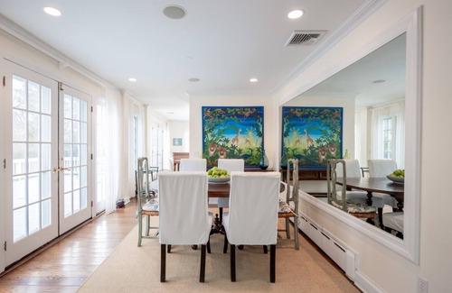 Tuckahoe Cabaña | Southampton Secret Garden, 3BR Cottage con Encanto 3 BA y Piscina