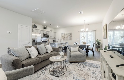 Simpsonville Casa | Southern Charm Townhome