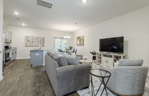 Simpsonville Casa | Southern Charm Townhome