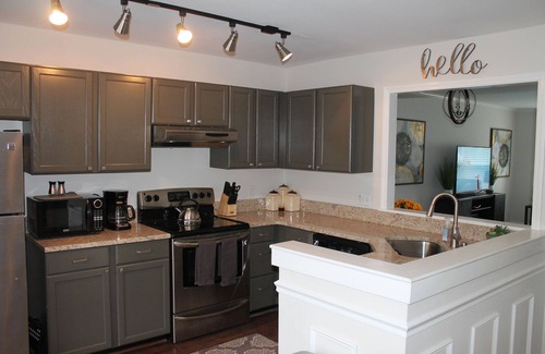 Charlotte Casa | Corto Plazo Alquiler mensual Casa adosada todo incluido