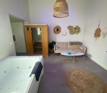 Le Mesnil-Saint-Denis Casa | SPA JUNGLE