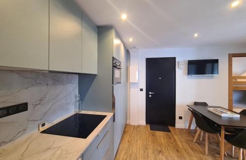 Les Carroz-d'Araches Apartamento | Spacieux 2 pièces + cabine, idéal famille, 5 pers, centre village, proche commerces et pistes - FR-1-572-156