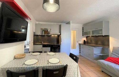 Briancon Apartamento | Spacieux T3 à Briançon - 6 pers, 2 balcons, parking, proche télécabine et commerces - FR-1-330C-134