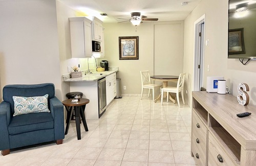 Wellington Villa | Spacious 1-bedroom just mins to WEF