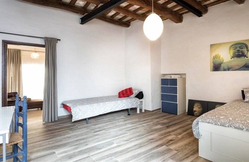 Vilassar de Dalt Casa | Spacious 18th century Catalan town house, Wifi, 20 minutes Barcelona