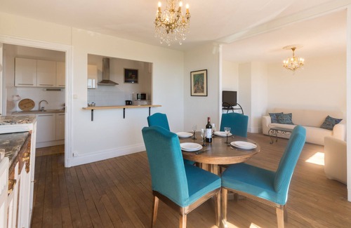 Ayen Apartamento | Amplio apartamento de 2 dormitorios con impresionantes vistas.