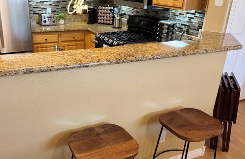 North Las Vegas Condominio | Spacious 2bd/2ba Condo With Pool and Fitness Center