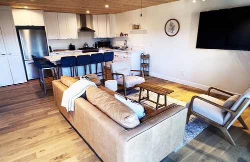 Sylvia Park Apartamento | Spacious 3-bedroom/ 2 bath apartment in Topanga Hills with AC