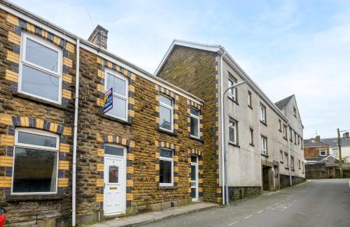 Skewen Casa | Spacious 3 Bedroom Home in Central Skewen