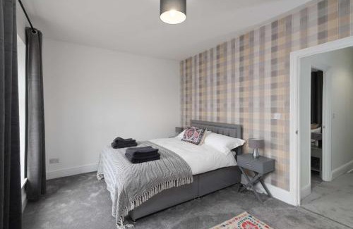 Skewen Casa | Spacious 3 Bedroom Home in Central Skewen